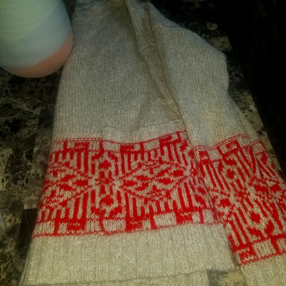 Sweater - Picture 3 of 3